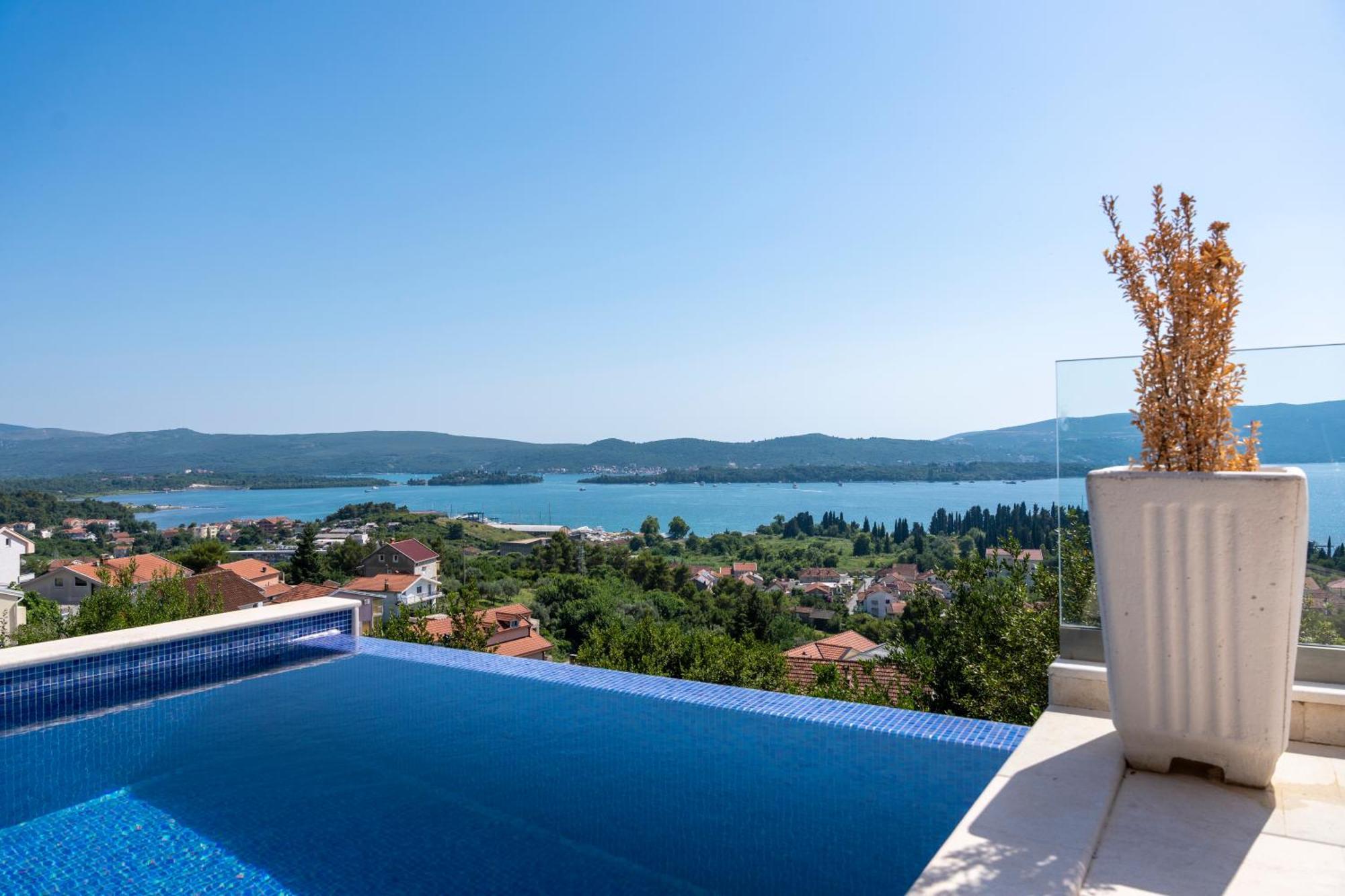 Montelux Mansion Vila Tivat